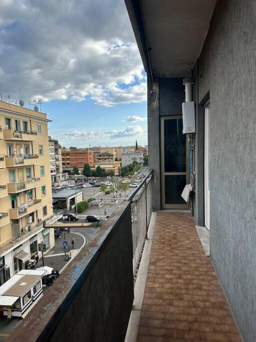 Lägenhet Metro C - Centocelle Ampio Con Tre Da Letto *